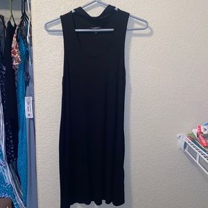Sleeveless black dress